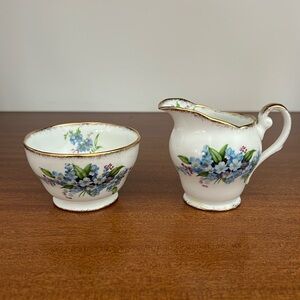 Royal Standard Fine Bone China "Forget-Me-Not" Creamer and sugar set
